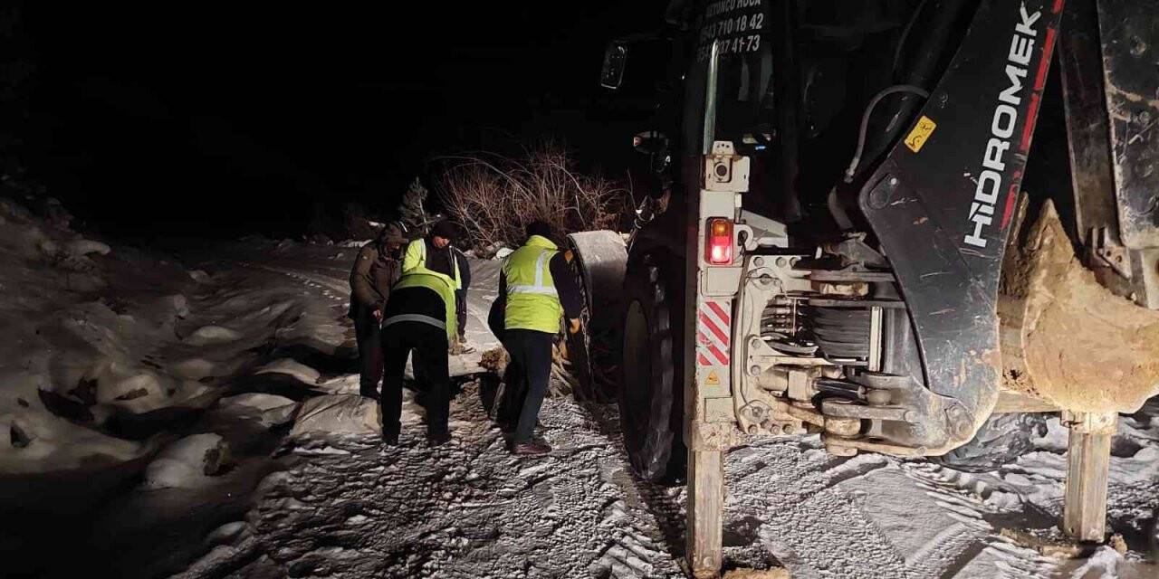 Su savaşçıları, Ilgaz eteklerinde dondurucu soğukla mücadele ediyor