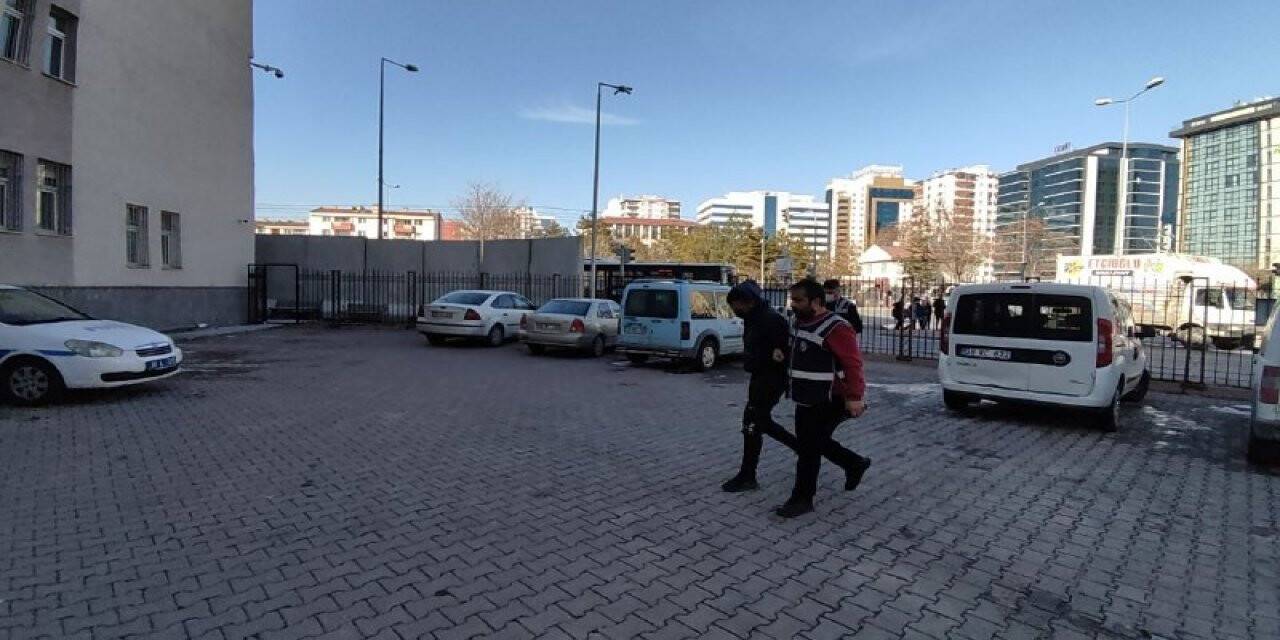 Kayseri’de iletişim kablolarını çalan 2 şahıs yakalandı