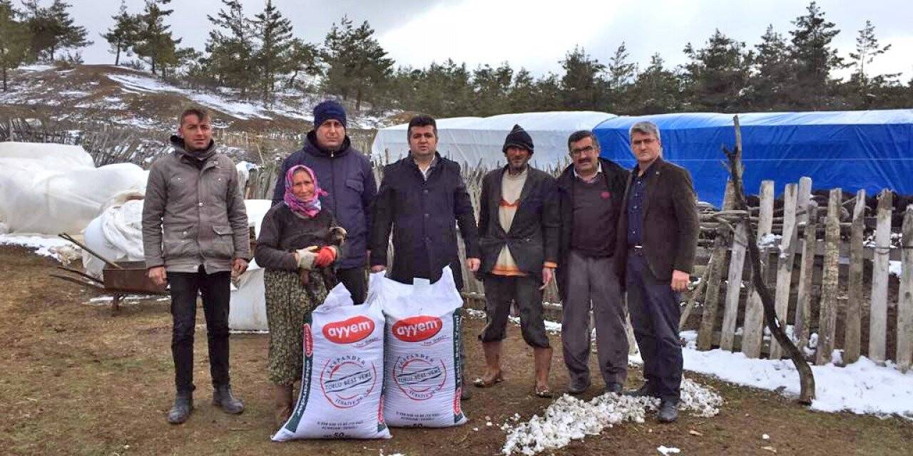 Kar yağışından etkilenen çiftçilere yem desteği sağlandı
