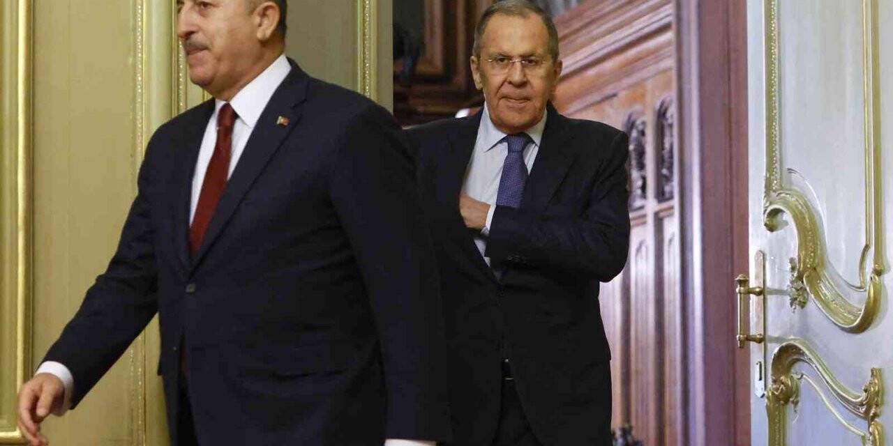 Bakan Çavuşoğlu: "(Putin-Zelenskiy görüşmesi) Böyle bir görüşmeye ev sahipliği yapmak isteriz"