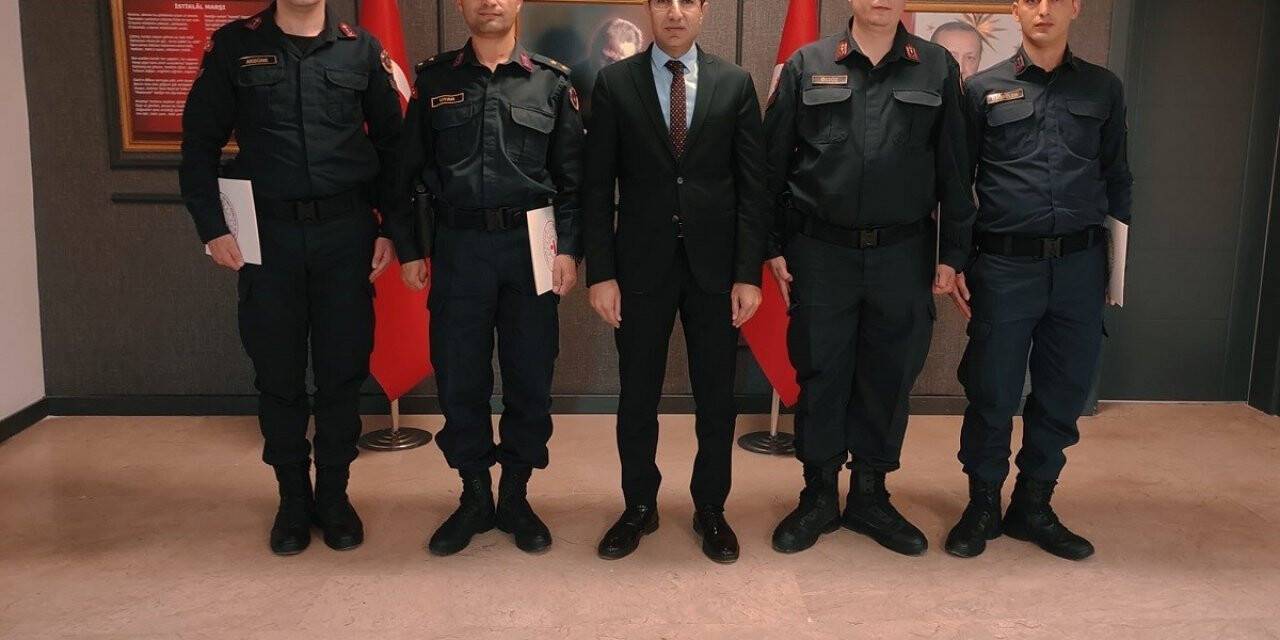 Kaymakam Alpay’dan jandarma personeline başarı belgesi