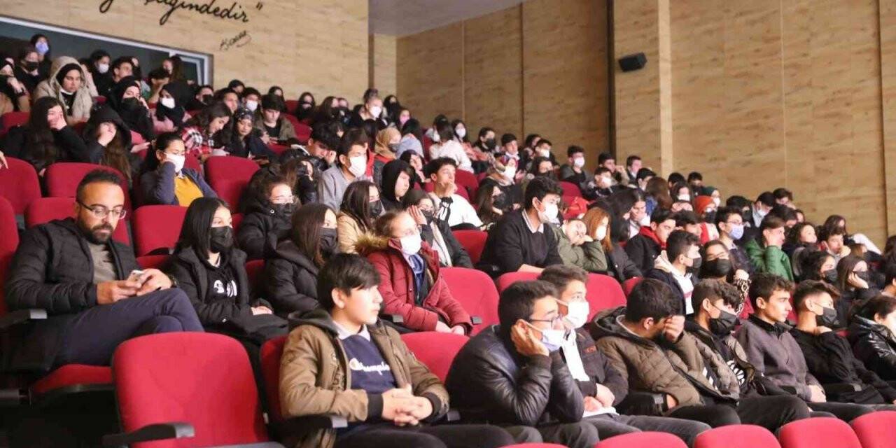 Yatağan’da "Safahatta İstiklal ve Diriliş" adlı konferans gerçekleştirildi