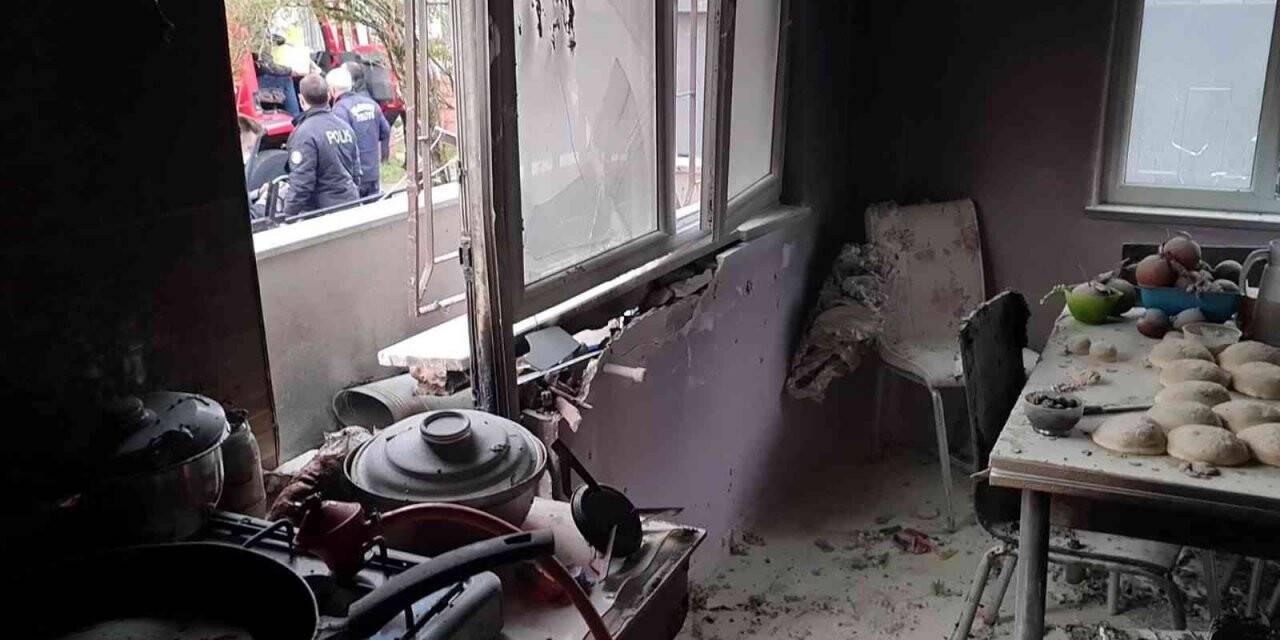 Mutfak tüpü patladı, ev alev alev yandı: 4 yaralı