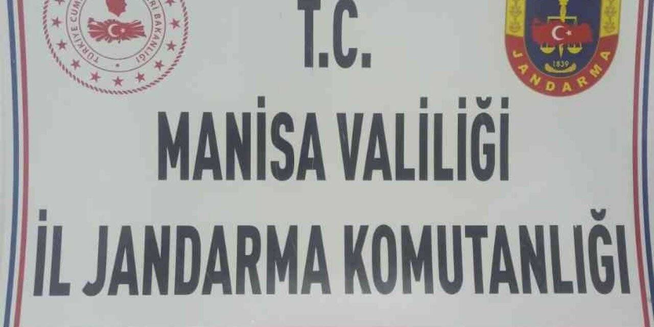 Uyuşturucu taciri jandarmaya takıldı