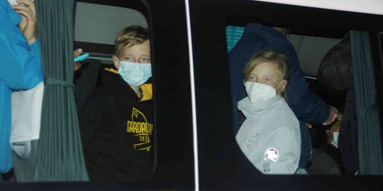 Ukrayna’ya dönemeyen minik yelkencilere Bodrum sahip çıktı