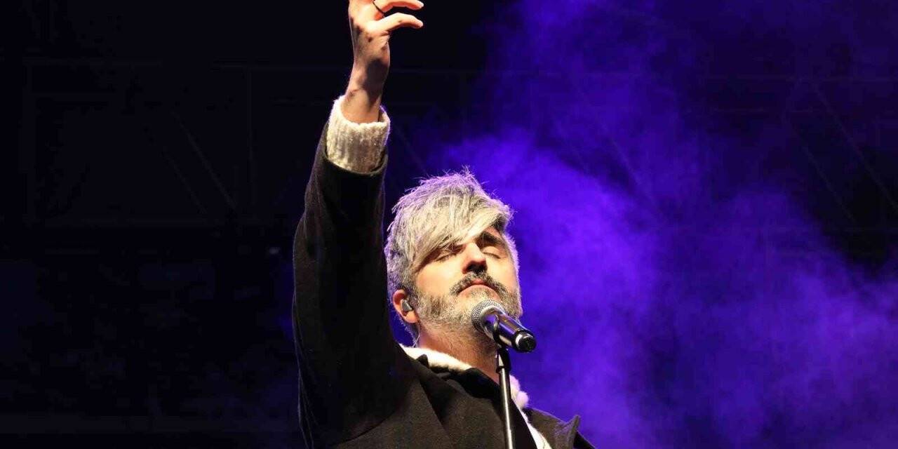 Manuş Baba Van’da sevenleriyle buluştu