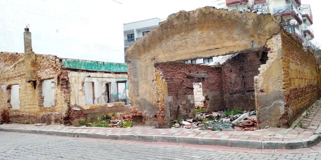 Fatih Mahalle Muhtarı Taşçıoğlu; "Metruk binalar tinerci ve fuhuş yuvası oldu"