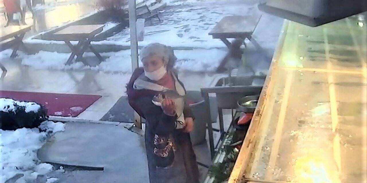 Kadıköy’de şalvarlı hırsızlar balık tezgâhını boşalttı