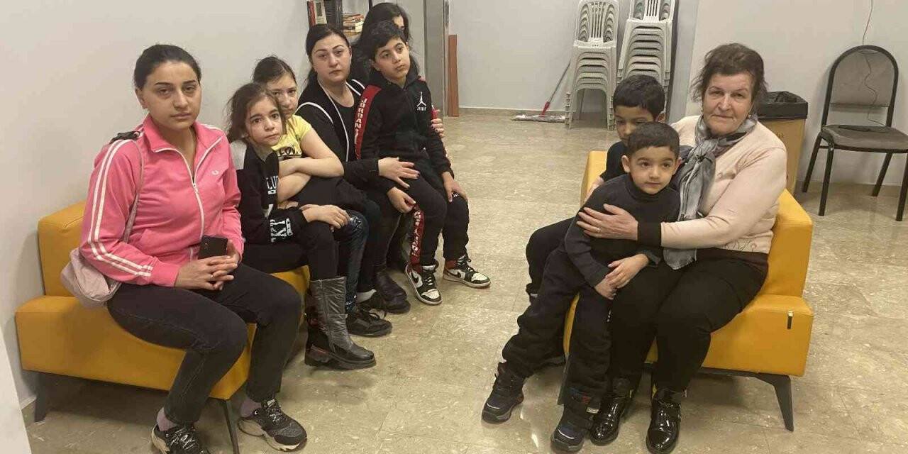 Ukrayna’dan tahliye edilen Azerbaycanlılar İstanbul’da misafir edildi