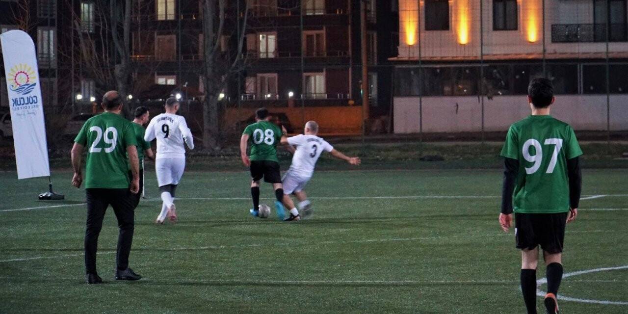 Gölcük Belediyesi Birimler Arası Futbol Turnuvası başladı