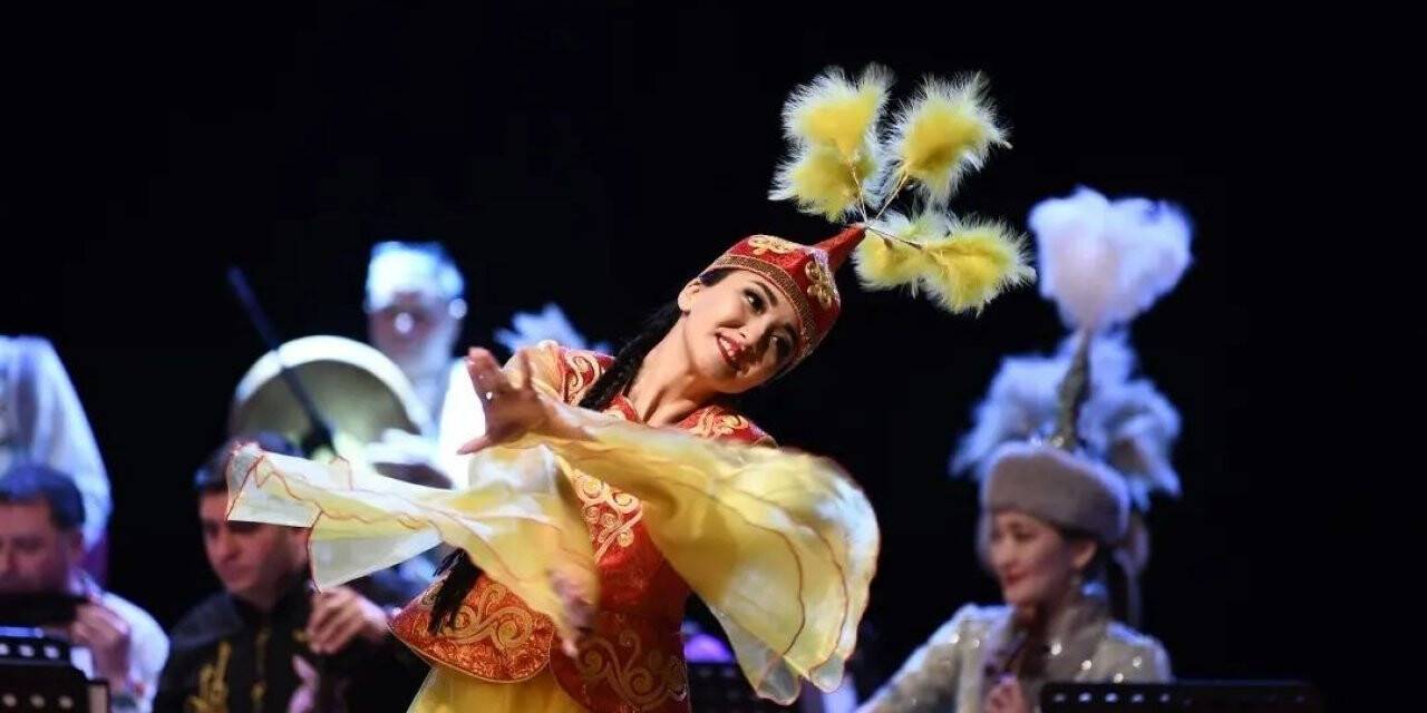 TÜRKSOY Halk Çalgıları Orkestrası’ndan Uşak’ta bahar esintisi