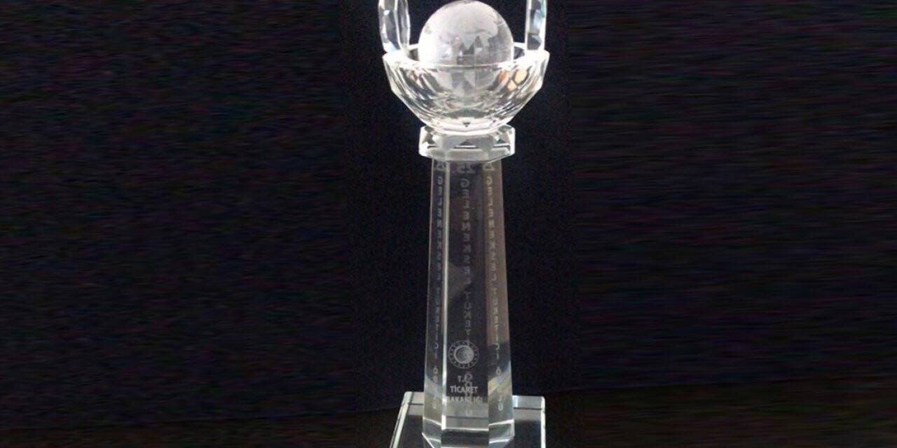 ESOGÜ öğretim üyesine 2021 Yılı Bilimsel Çalışma Ödülü verildi