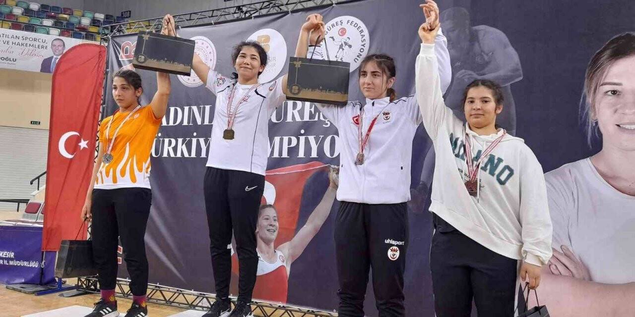 Köyceğizli Sevgi Keser, U17 Kadınlar Güreş Şampiyonası’nda üçüncü oldu