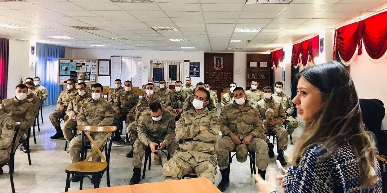 Askerlere tütün mamullerinin zararları hususunda eğitim verildi