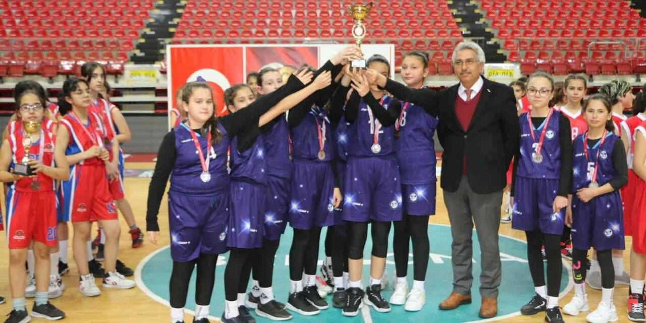 Şampiyon Sema Yazar Ortaokulu