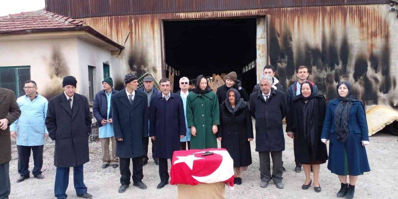 Bu belgesel 100 yıl önceki dekorlarla hazırlanıyor