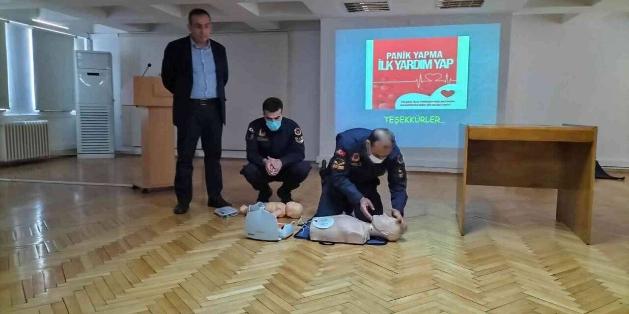 Jandarma trafik ve asayiş timlerine ilk yardım eğitimi