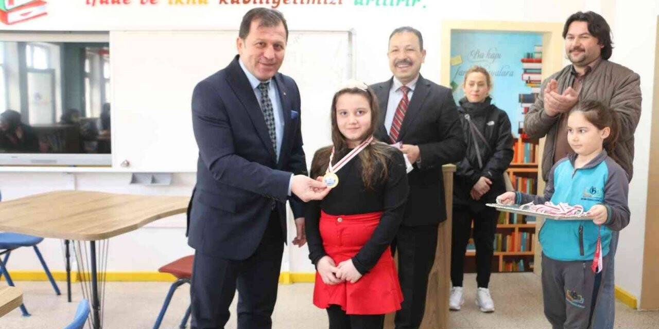 Ali İhsan Kabakcı öğrencilerle buluştu