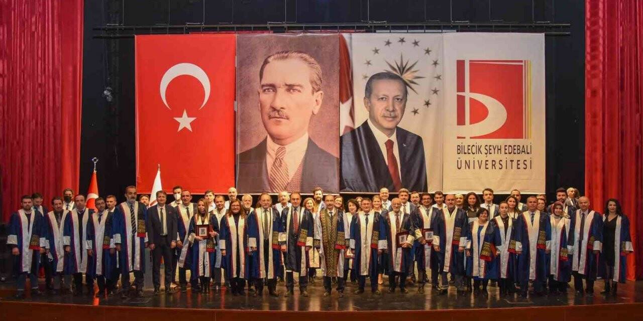 Şeyh Edebali Üniversitesi’nde 58 akademisyen cübbe giydi
