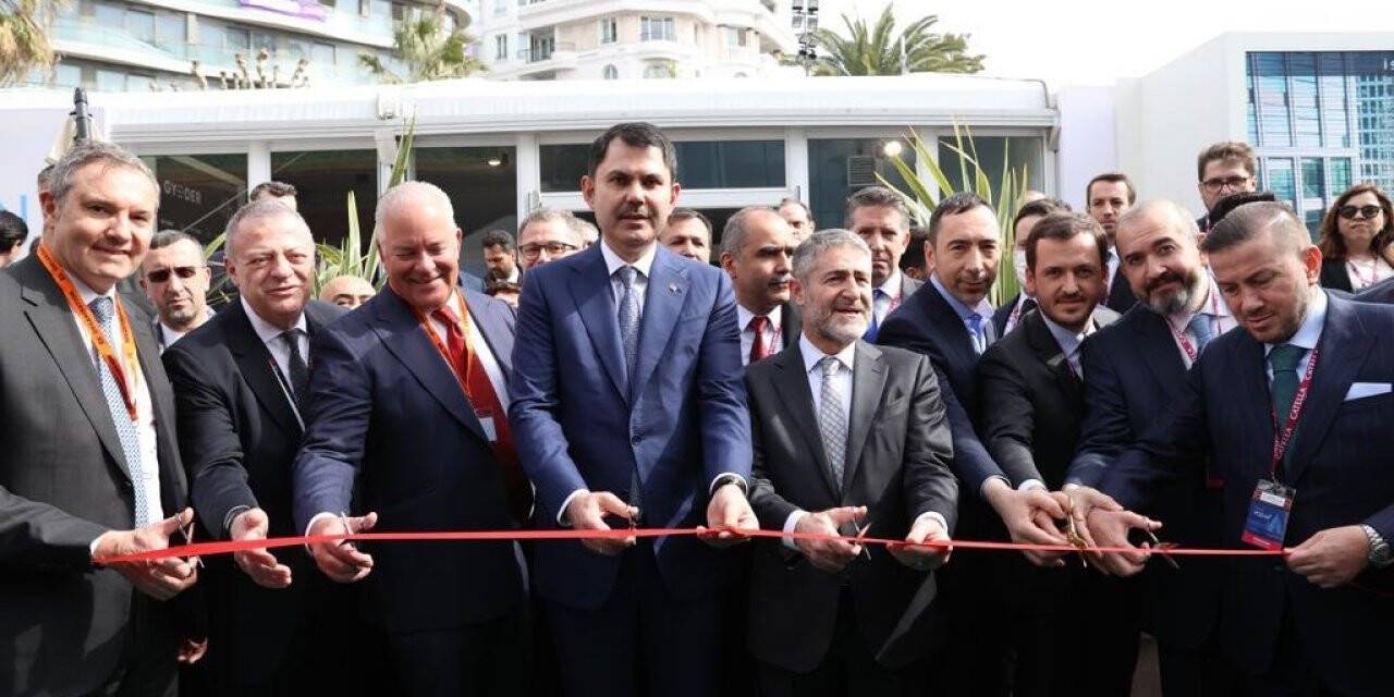 Bakan Kurum ve Bakan Nebati yabancı yatırımcılarla bir araya geldi