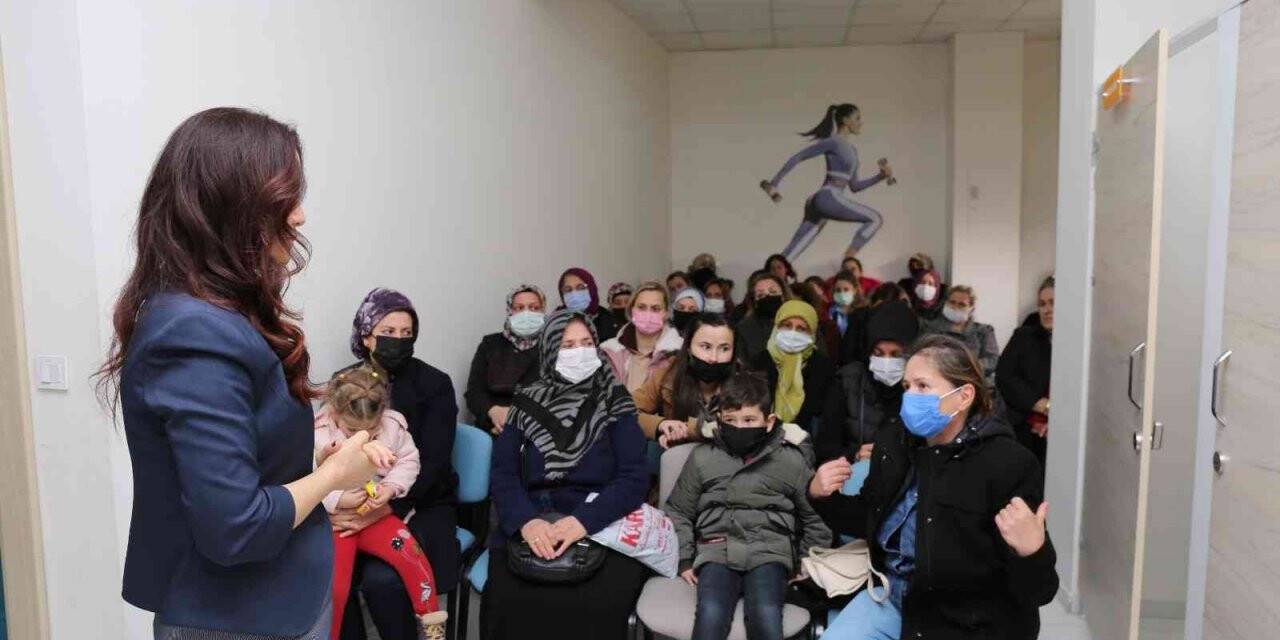 Doç. Dr. Atalay, Merkezefendili kadınları bilgilendirdi