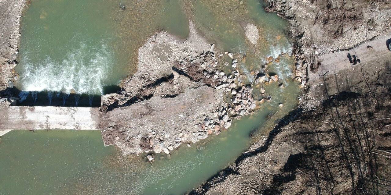 Sinop’ta 3 köyü bağlayan köprü yoluna ulaşım sağlanamıyor