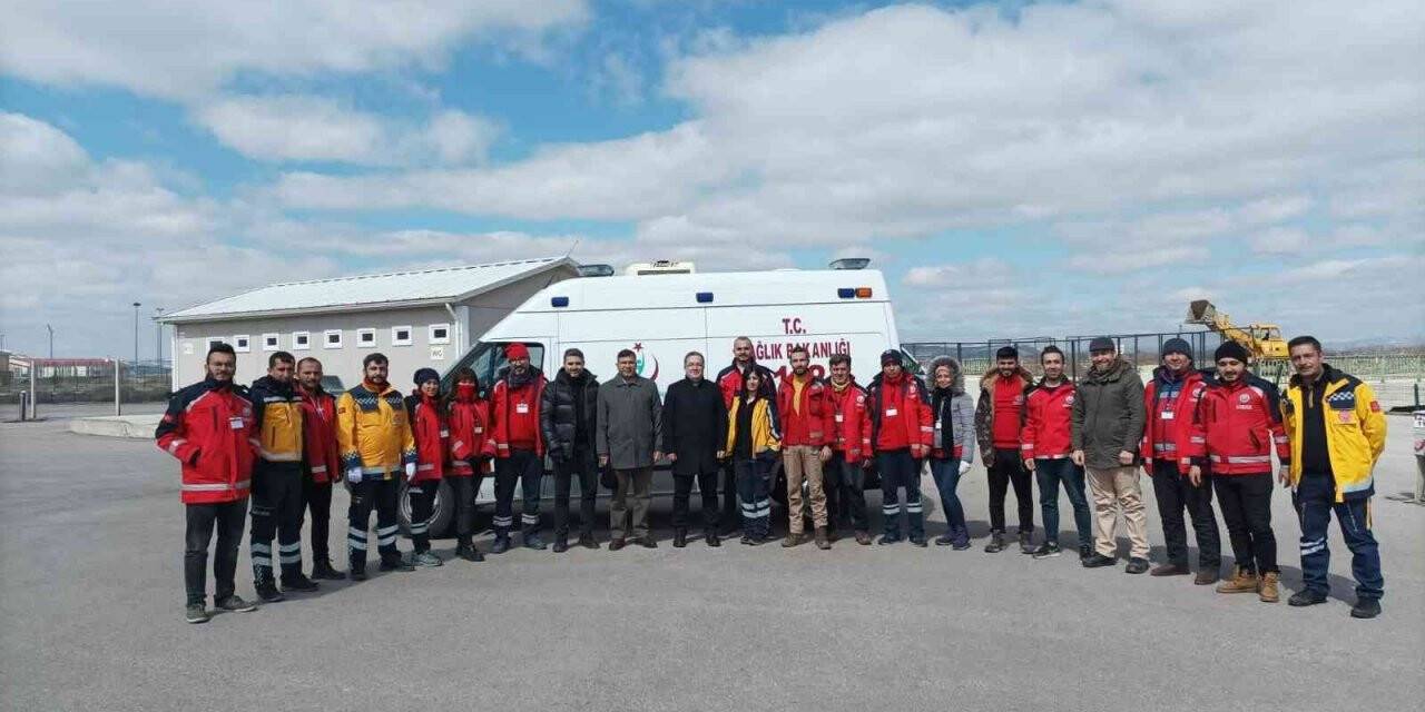 Afyonkarahisar’da UMKE ekine Ambulans Sürüş Teknikleri ve Arazi Sürüş Teknikleri eğitimi