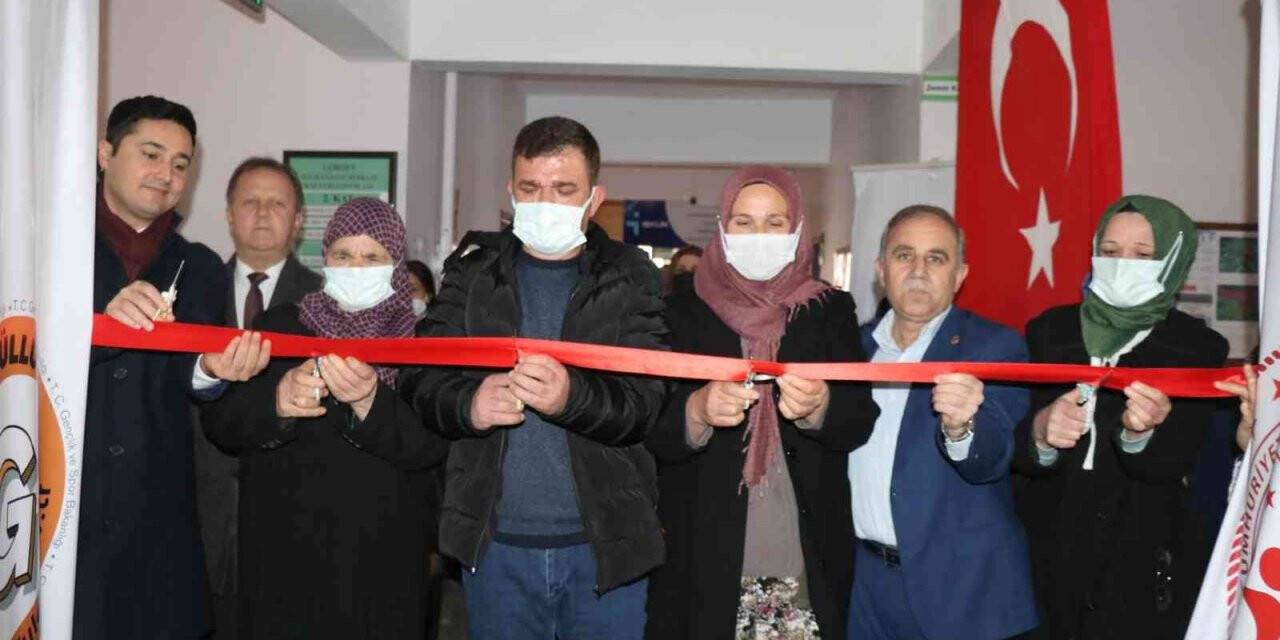 Gördesli şehidin adı kütüphaneye verildi