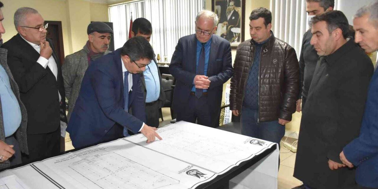 Şehzadeler’in yeni pazar yeri projesi pazarcılarla masaya yatırıldı