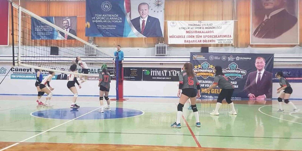Süleymanpaşa’nın kızları voleybolda da yükseliyor