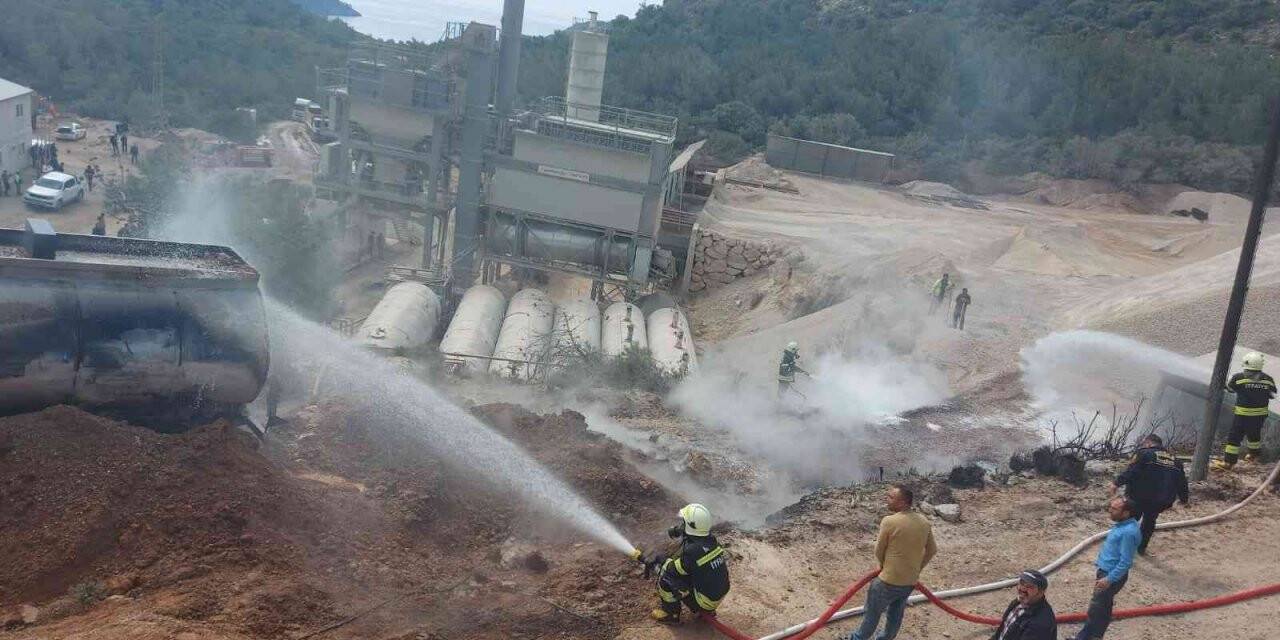 Asfalt malzemesi yüklü tankerdeki yangın söndürüldü