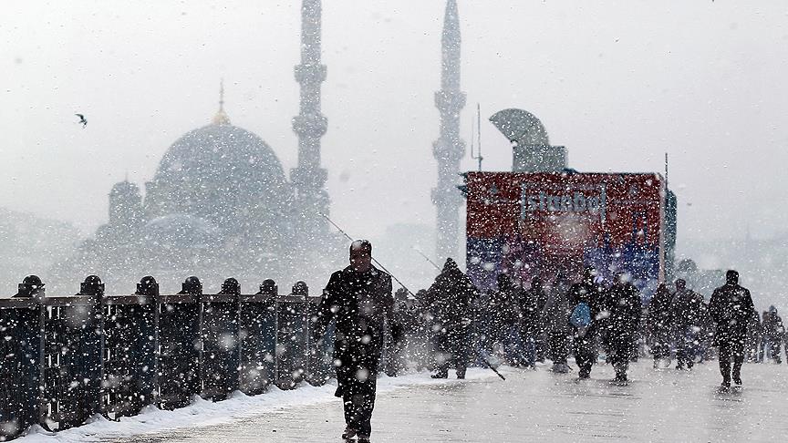 İstanbul Valisi Yerlikaya'dan beklenen kar yağışı için "tedbirli olun" uyarısı