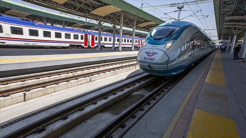 Marmaray trenleri saat 02.00'ye kadar hizmet verecek