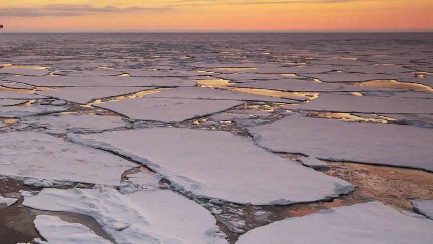 Kutuplardaki hava sıcaklıklarında "sıra dışı" artış saptandı
