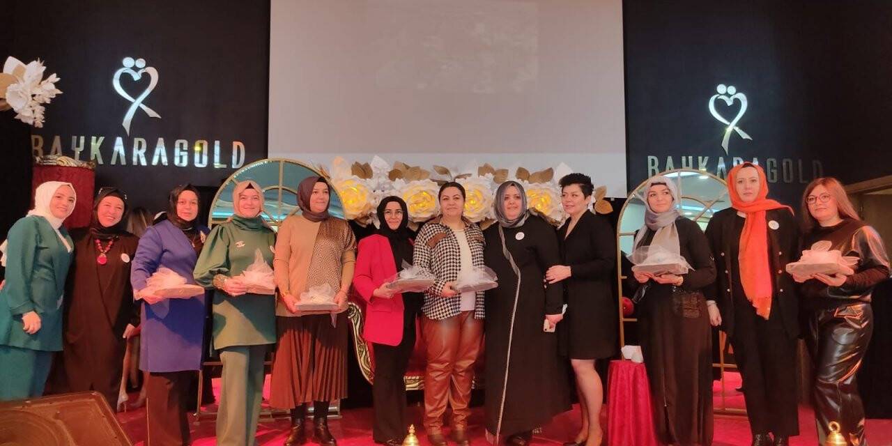 Kadınlar hayır için bir araya geldi