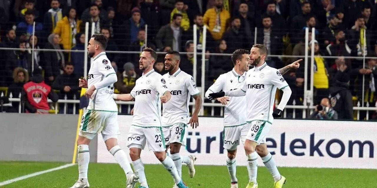 Spor Toto Süper Lig: Fenerbahçe: 0 - Konyaspor: 1 (İlk yarı)