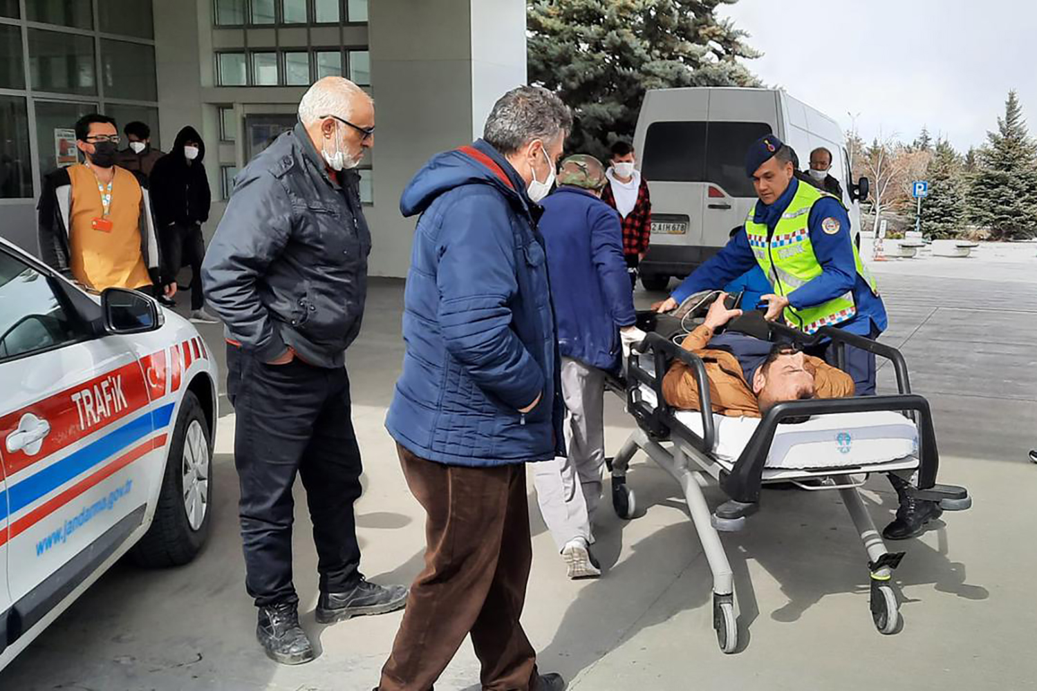 Konya'da rahatsızlanan tır sürücüsünü jandarma hastaneye yetiştirdi