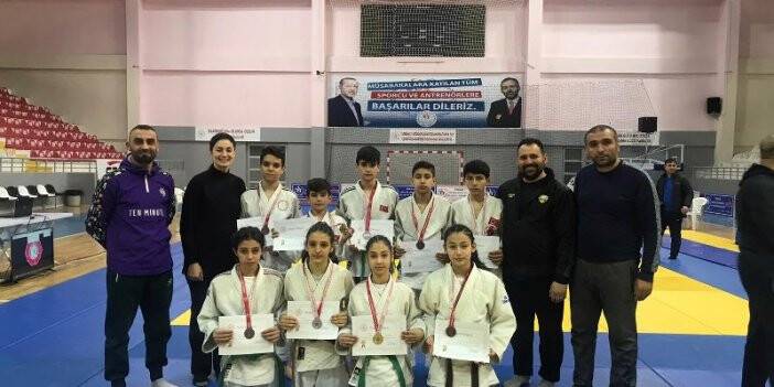 Okul sporları judoda 13 madalya