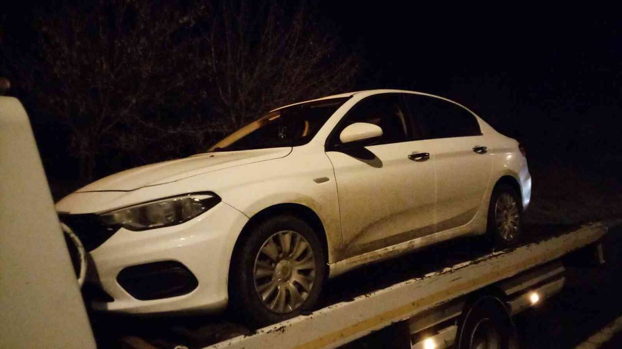 Alkolmetreye üflemedi, sinirlenip kameraya tekme salladı