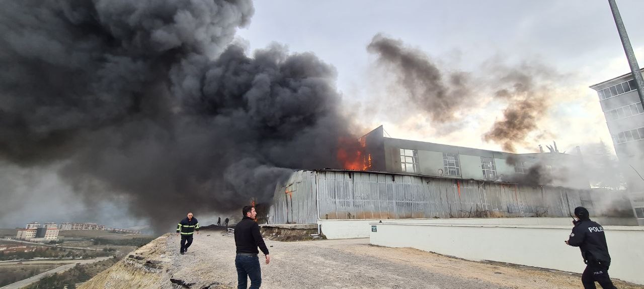 Karabük'te fabrika da korkutan yangın