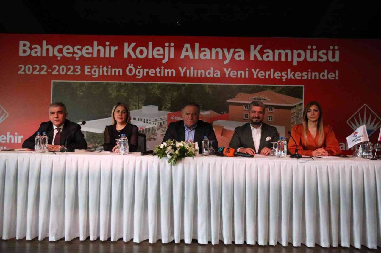 Antalya’ya bu yıl 215 milyon lira tutarında eğitim yatırımı yapıldı