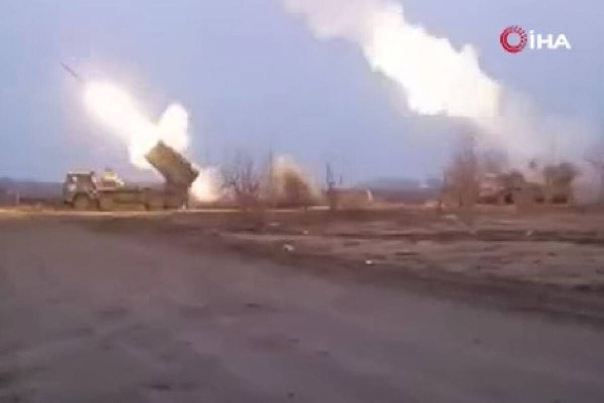 Rusya, Ukrayna mevzilerini çok namlulu roketatarla vurdu