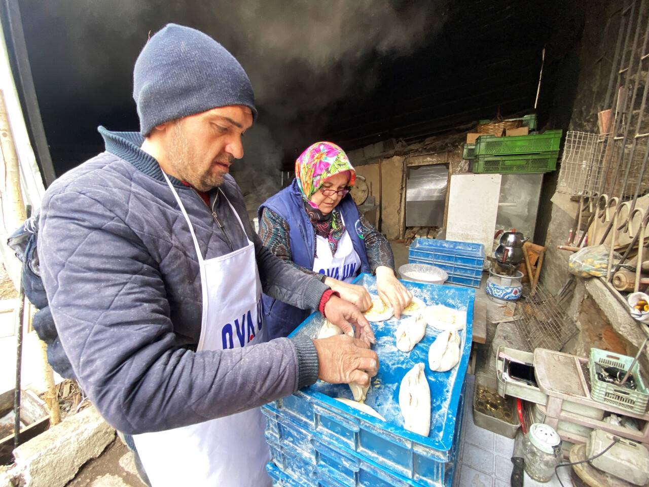 Bahçelerine kurdukları tandır geçim kaynakları oldu