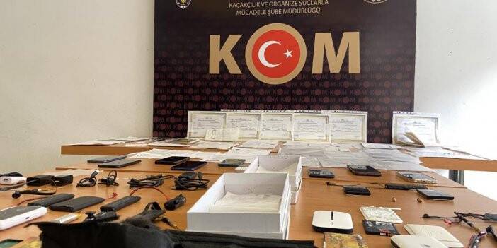 Ehliyet sınavları için kopya düzeneği hazırladıkları öne sürülen 35 şüpheliden 12'si tutuklandı