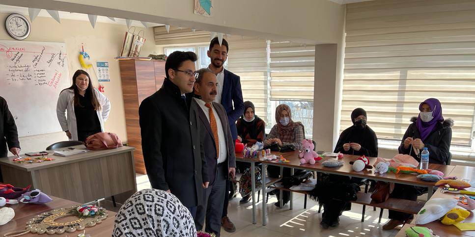 Kaymakam Karahan’dan KOMEK ve HEM ziyareti