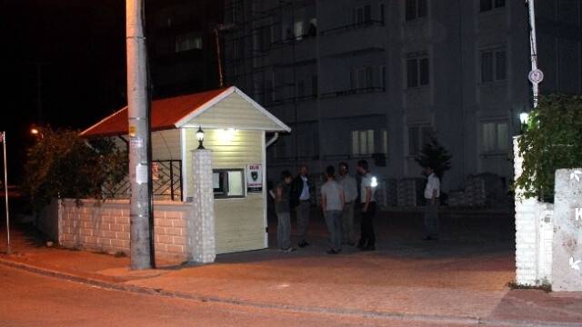 Ağabeyini Yaralayan Kişiyi Bıçakladı