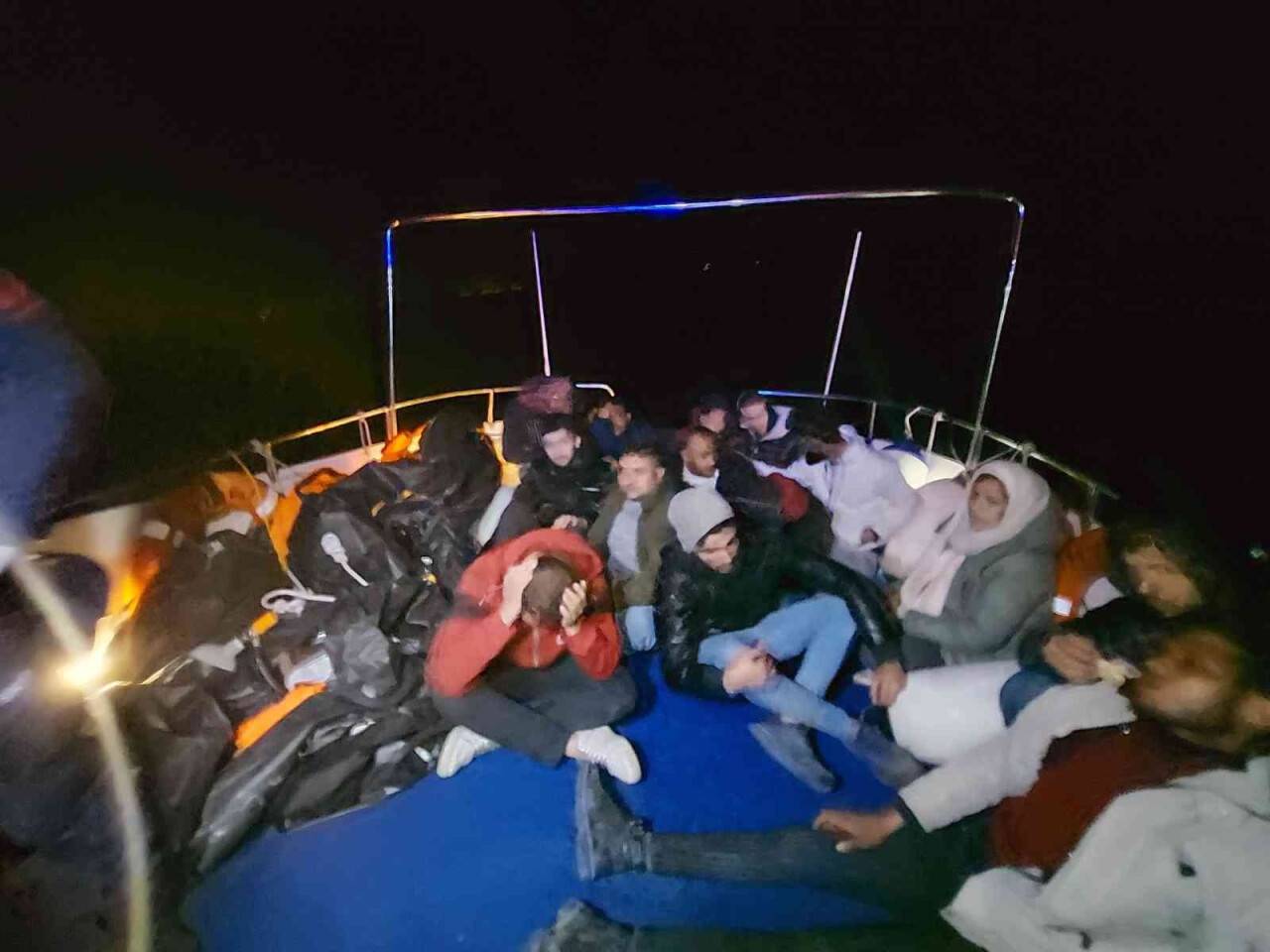 Datça’da 14 düzensiz göçmen kurtarıldı