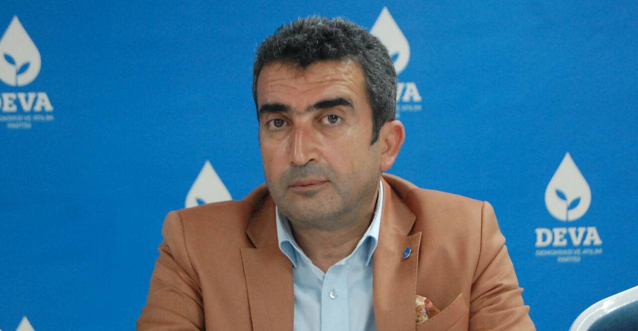 Tahralı: Dünyanın ve Türkiye'nin gündemi farklı