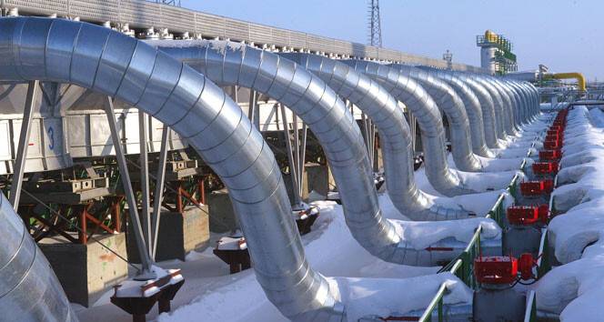 Polonya, Rusya’dan petrol ithalatını sonlandırıyor