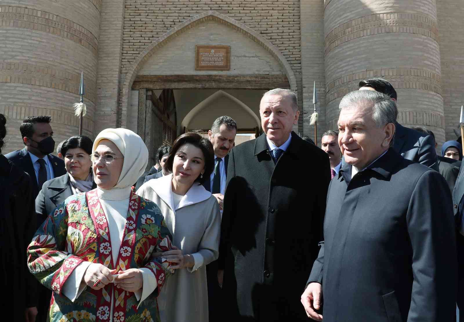 Cumhurbaşkanı Erdoğan, Özbekistan’da tarihi Hive kentini gezdi